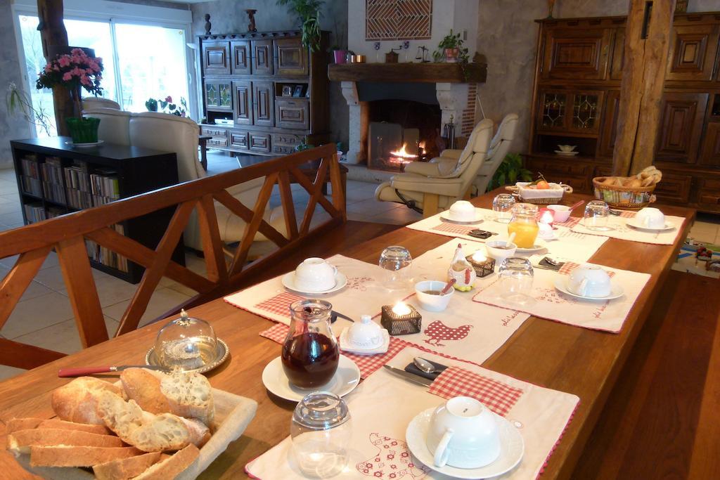 Bed and Breakfast Ferme De Marpalu La Ferté-Saint-Cyr Zewnętrze zdjęcie